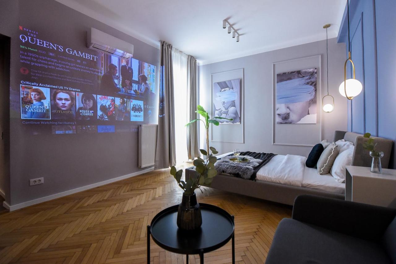Modern Stay - Central Studios With Wall Projector Near Radisson Bucureşti Ngoại thất bức ảnh