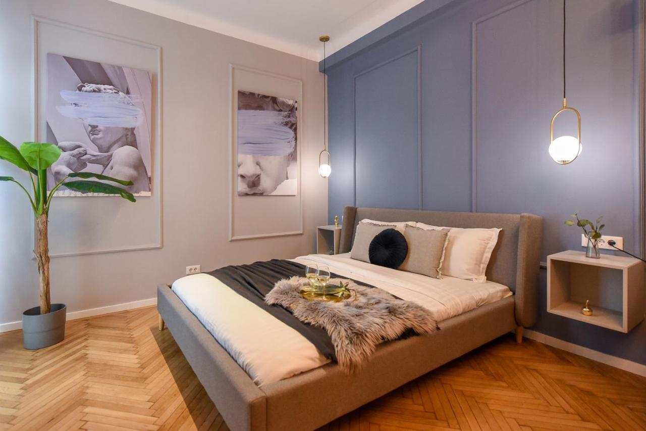 Modern Stay - Central Studios With Wall Projector Near Radisson Bucureşti Ngoại thất bức ảnh