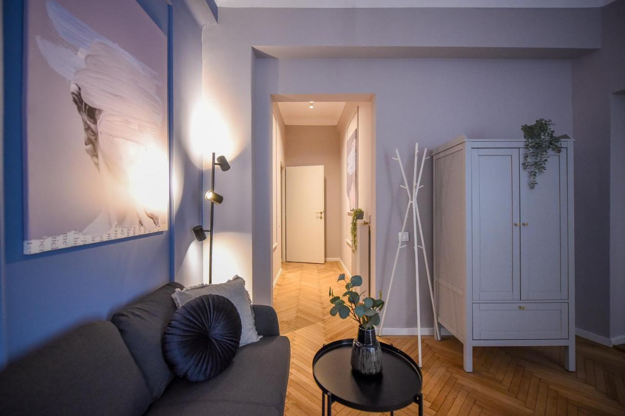 Modern Stay - Central Studios With Wall Projector Near Radisson Bucureşti Ngoại thất bức ảnh