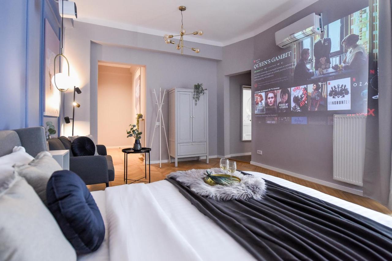 Modern Stay - Central Studios With Wall Projector Near Radisson Bucureşti Ngoại thất bức ảnh