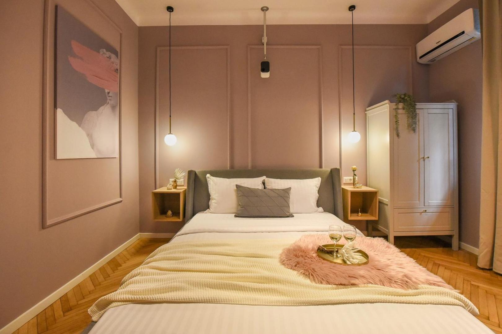 Modern Stay - Central Studios With Wall Projector Near Radisson Bucureşti Ngoại thất bức ảnh